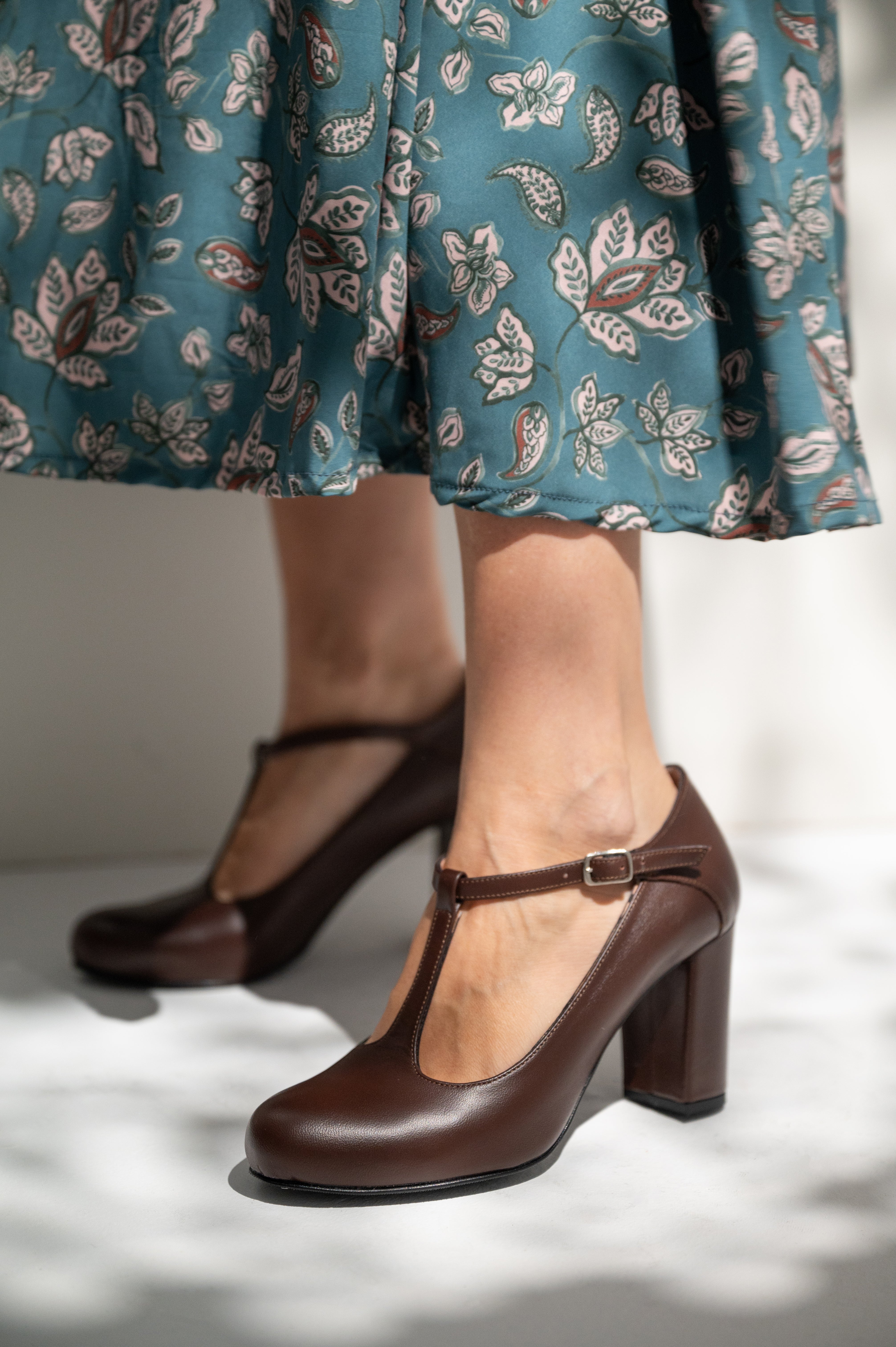 Retro style full grain chocolate brown leather heels